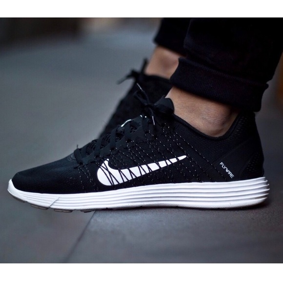 Nike Shoes - NIKE Lunaracer 3 Sneakers